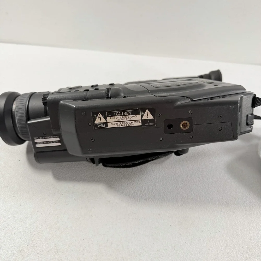 Panasonic PV-S372D OmniMovie Super S-VHS VHSC Camcorder Video Camera UNTESTED
